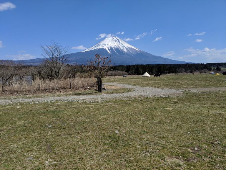 場内の散策:富士山に向かって左手の道を進む