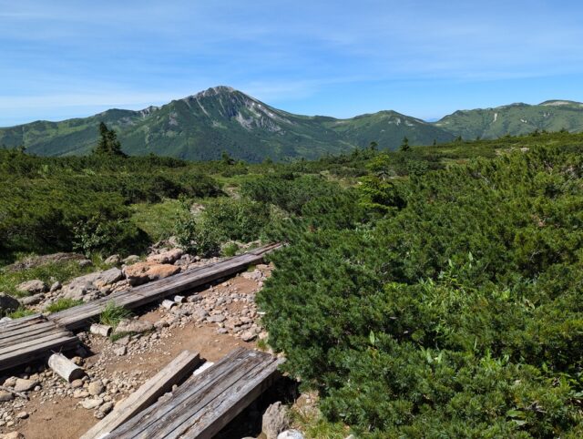 奥日本庭園から見た黒部五郎岳～赤木岳