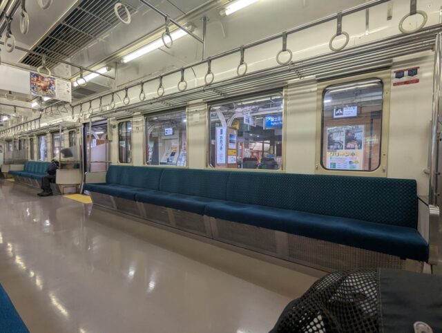 大月駅5:54発甲府行き車内