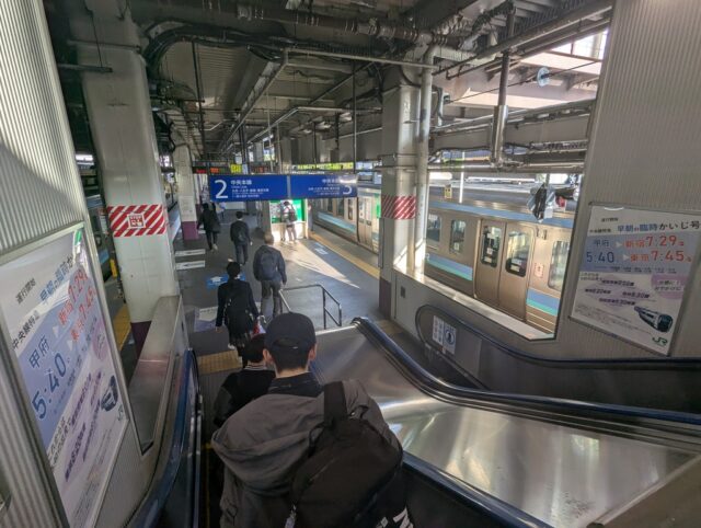 甲府駅2・3番線ホーム