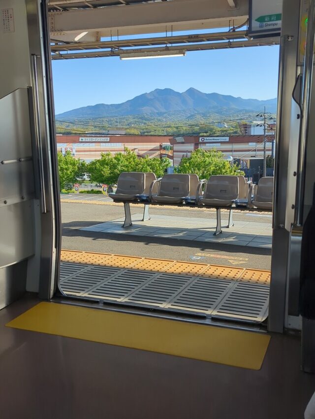 韮崎駅停車中