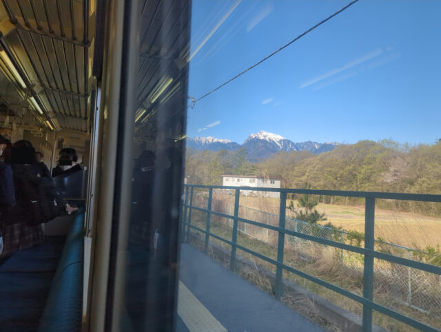 長坂駅から見える南アルプス