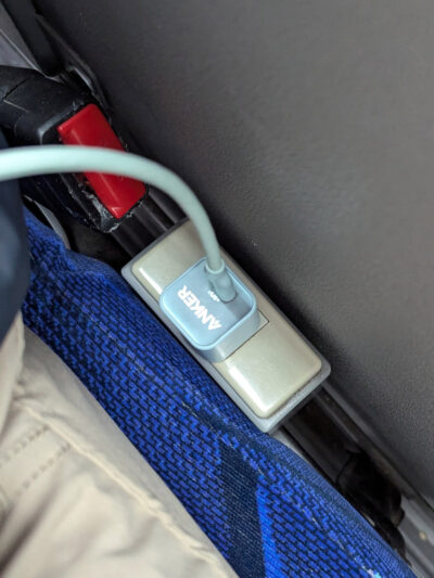 バス車内のコンセント